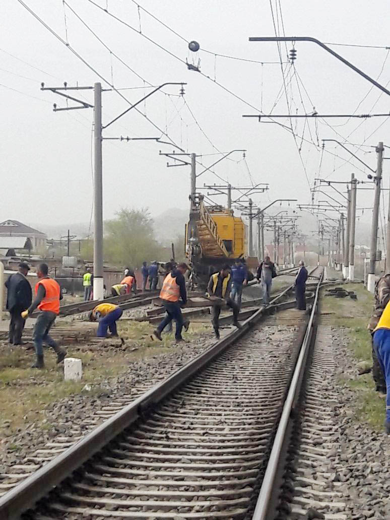 Qobustan stansiyasında yeni yoldəyişənlər quraşdırılır 