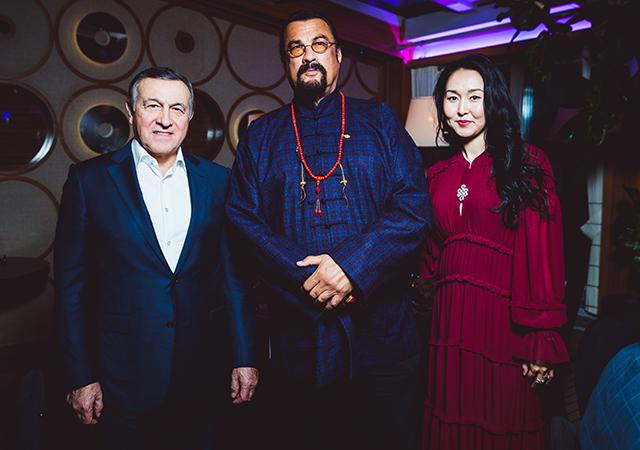 Emin Hollivud ulduzuna ad günü etdi -  FOTOLAR