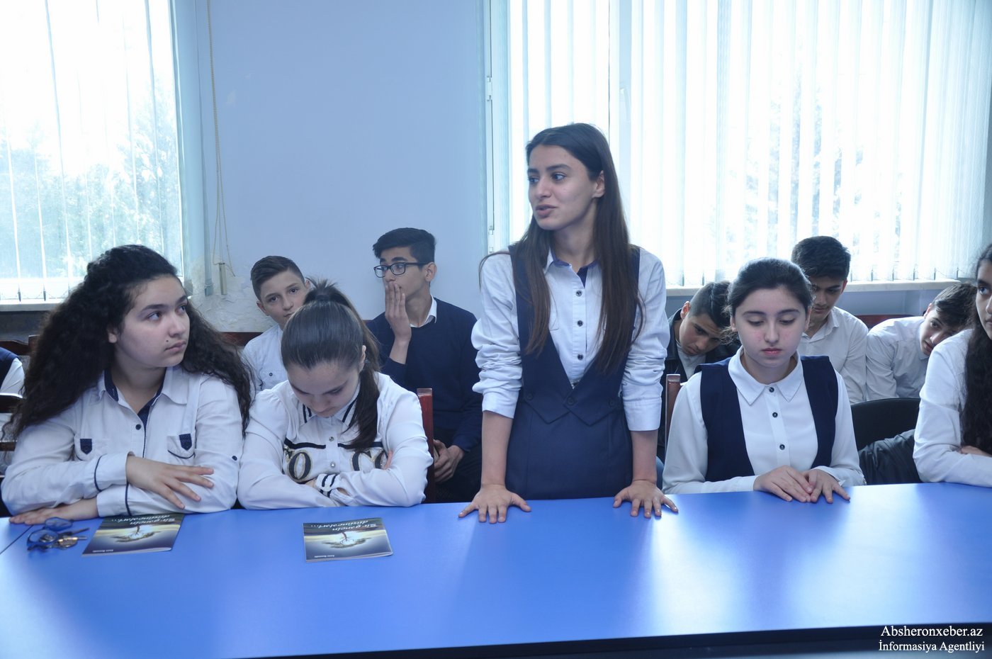 Məktəblinin Bir gəncin düşüncələri adlı kitabı çıxdı -  FOTOLAR