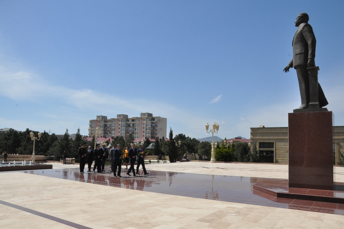 Qaradağ Rayon İcra Hakimiyyətinin hesabat yığıncağı  - FOTOLAR