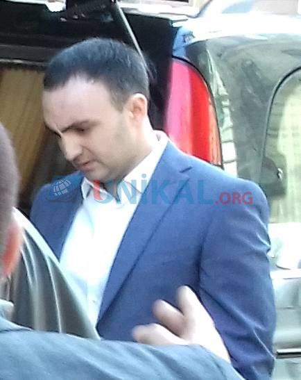 Jurnalistə hücum edən şəxs bu bankın müdiridir   - FOTO