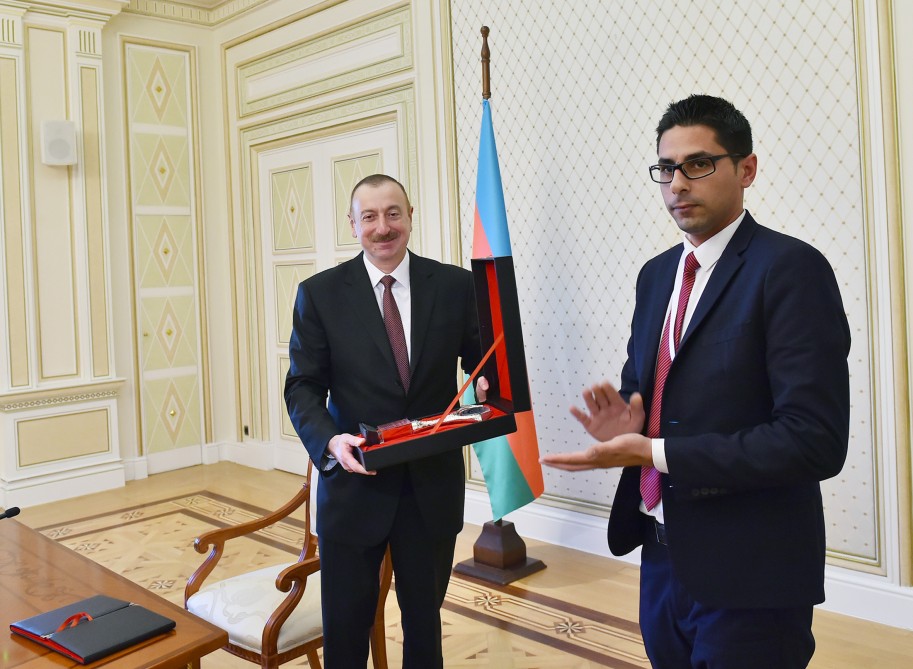 Dövlət başçısı gənclər və idman nazirlərini qəbul etdi - FOTOLAR