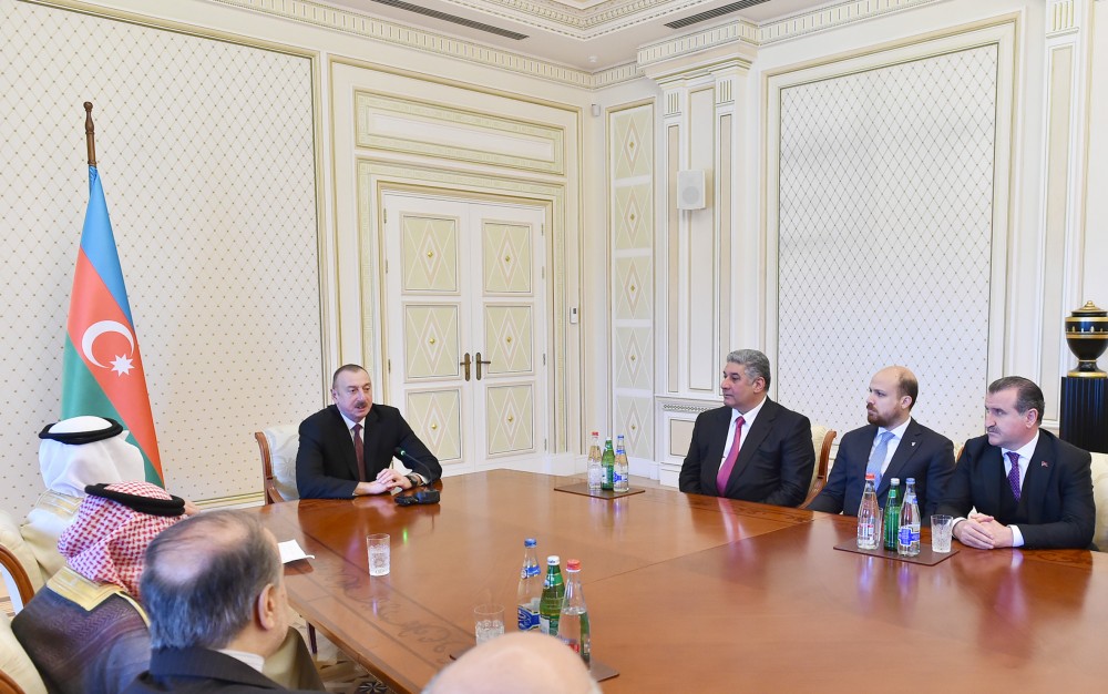Dövlət başçısı gənclər və idman nazirlərini qəbul etdi - FOTOLAR