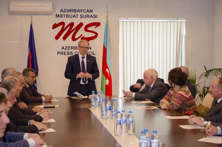 Mətbuat Şurası yeni tərkibdə toplandı  - FOTOLAR