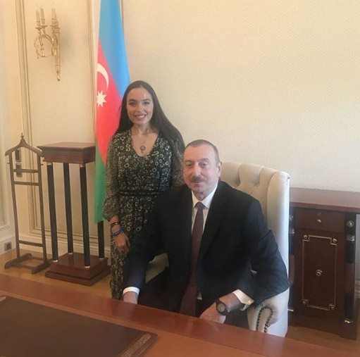 Prezident andiçmədən sonra ailəsi ilə -  FOTOLAR