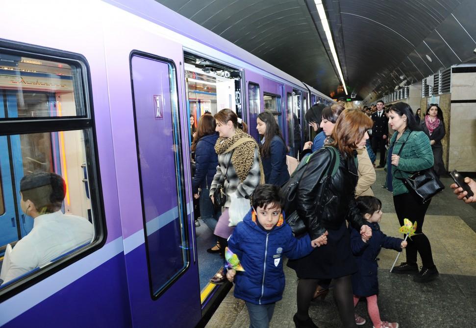 Prezident metroda -  Yeni qatarlarla tanış oldu (FOTOLAR)