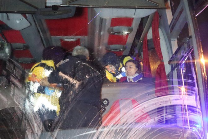 Sərnişin avtobusu qəzaya uğradı  - 18 nəfər yaralandı - FOTO 