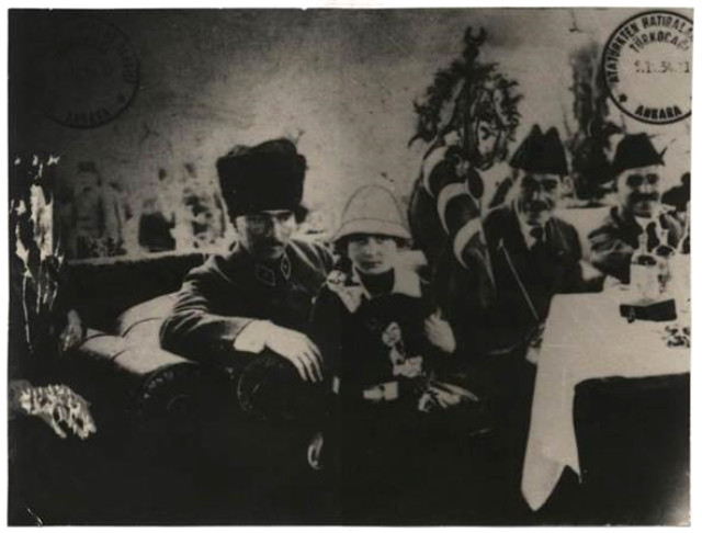  Atatürkün azərbaycanlılarla  TARİXİ FOTOSU