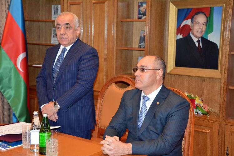 Əli Əsədov Gömrük Komitəsinin yeni sədrini  kollektivə təqdim etdi (FOTOLAR)