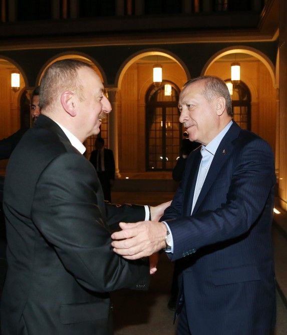 Prezidentlər şam yeməyində - FOTOLAR