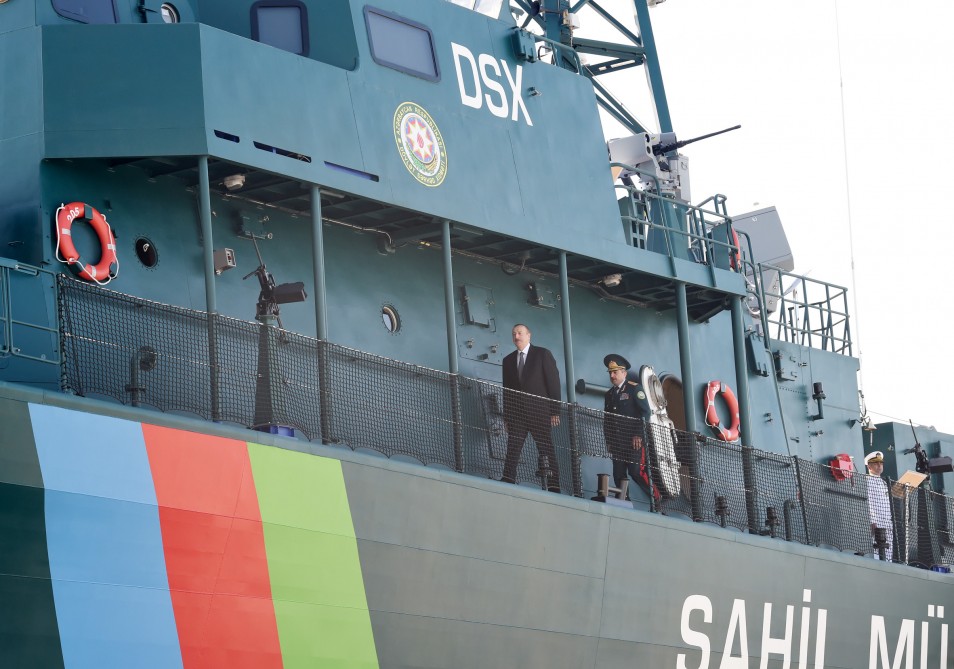 İlham Əliyev Tufan gəmisində -  FOTOLAR (YENİ-2)