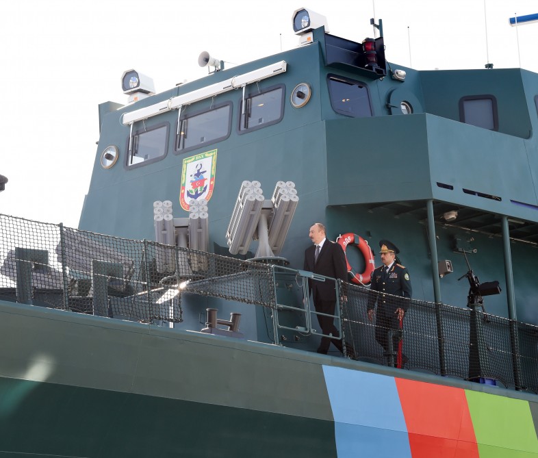 İlham Əliyev Tufan gəmisində -  FOTOLAR (YENİ-2)