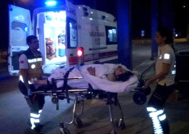 62 yaşlı kişi gecə yarısı evə girib DƏHŞƏT SAÇDI:   Qadını və qızını ...  - FOTO