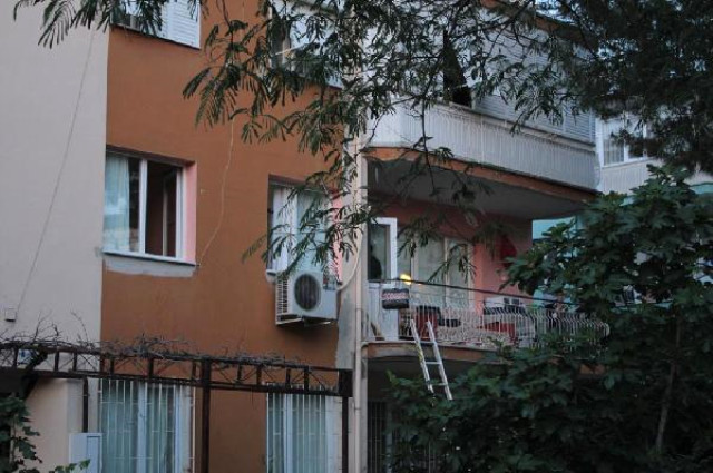 62 yaşlı kişi gecə yarısı evə girib DƏHŞƏT SAÇDI:   Qadını və qızını ...  - FOTO