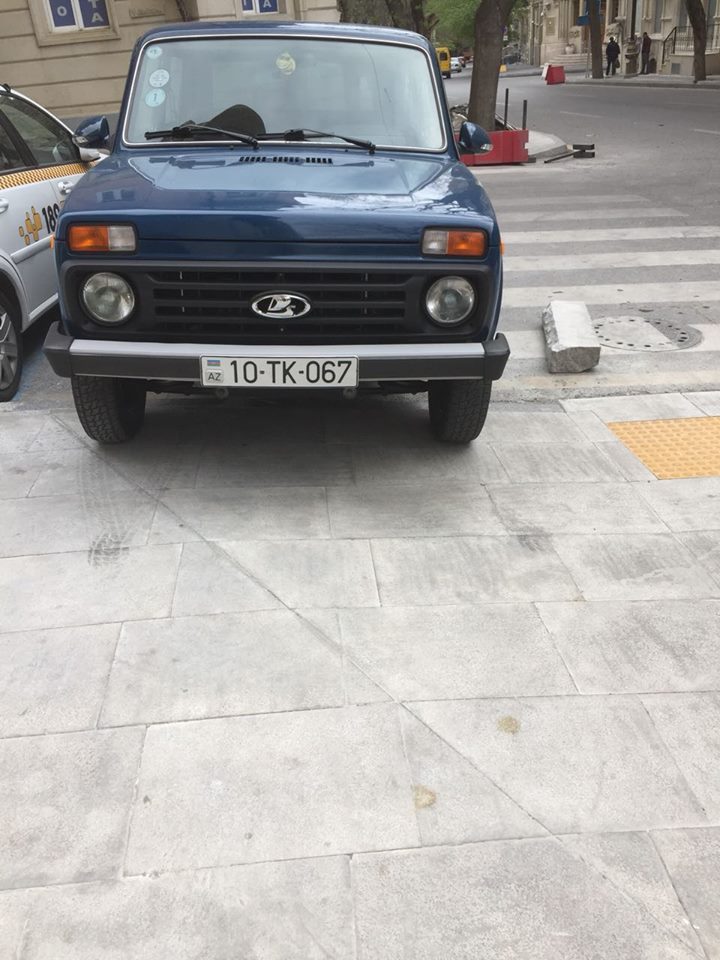 Bakıda Range Roverlə belə qayda pozdu -  FOTOLAR