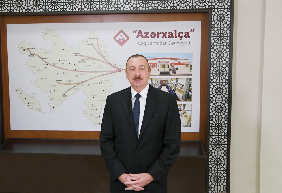 Siz bizim ömürlük prezidentimizsiniz - İlham Əliyevin xalçaçılarla səmimi SÖHBƏTİ (FOTOLAR)