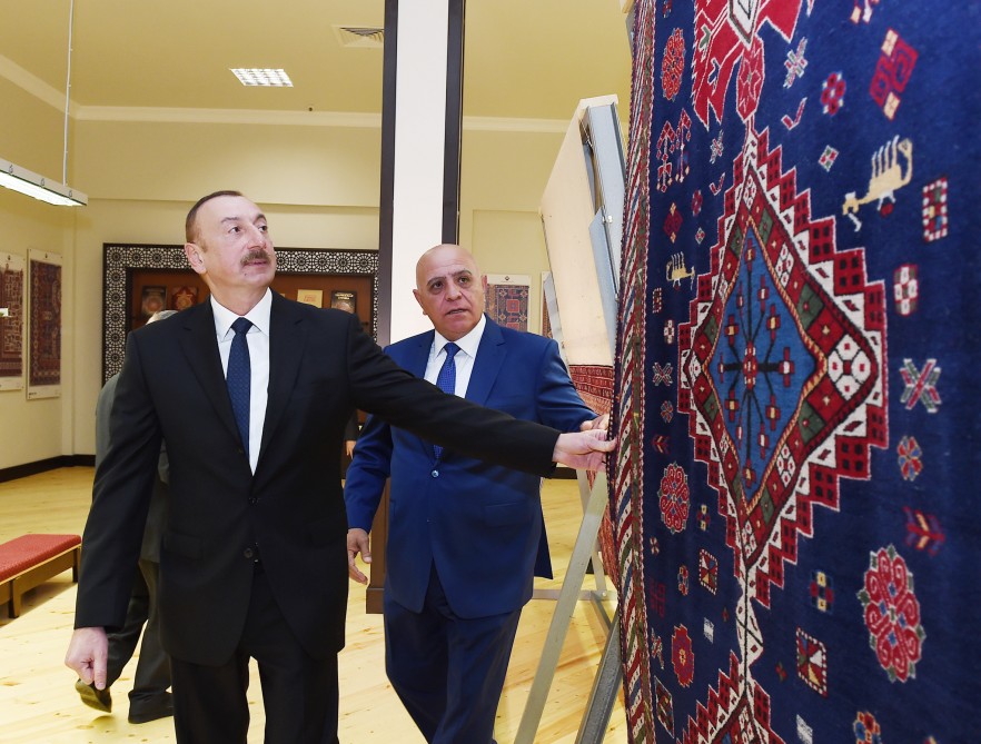 Siz bizim ömürlük prezidentimizsiniz - İlham Əliyevin xalçaçılarla səmimi SÖHBƏTİ (FOTOLAR)