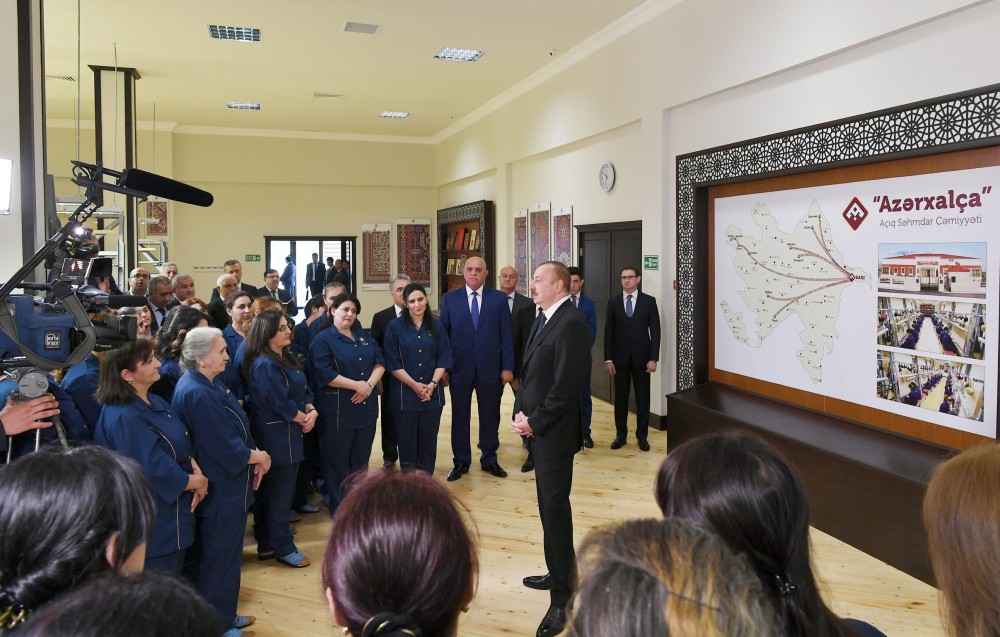 Siz bizim ömürlük prezidentimizsiniz - İlham Əliyevin xalçaçılarla səmimi SÖHBƏTİ (FOTOLAR)