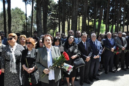 Nazirlər də qəbirüstü abidə kompleksinin açılışına gəldilər -  FOTOLAR