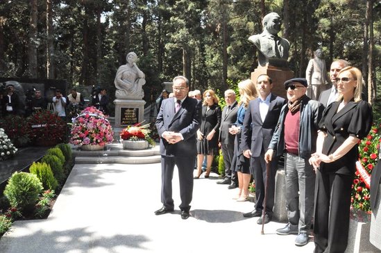 Nazirlər də qəbirüstü abidə kompleksinin açılışına gəldilər -  FOTOLAR