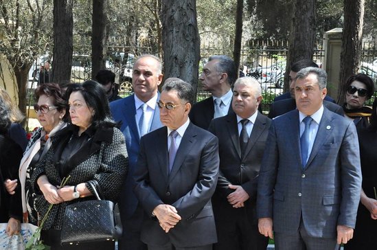 Nazirlər də qəbirüstü abidə kompleksinin açılışına gəldilər -  FOTOLAR