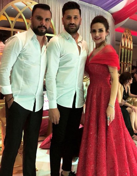 Busənin bu paltarını Ziya Məmmədovun gəlini hazırlayıb  - FOTOLAR