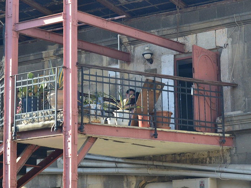 Bakıda BİABIRÇILIQ -  Qızla oğlan eyvanda ... - (18+) FOTO