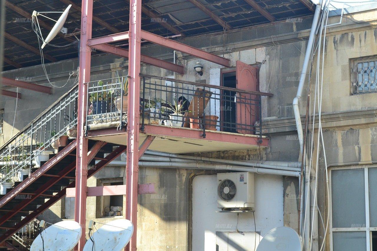 Bakıda BİABIRÇILIQ -  Qızla oğlan eyvanda ... - (18+) FOTO