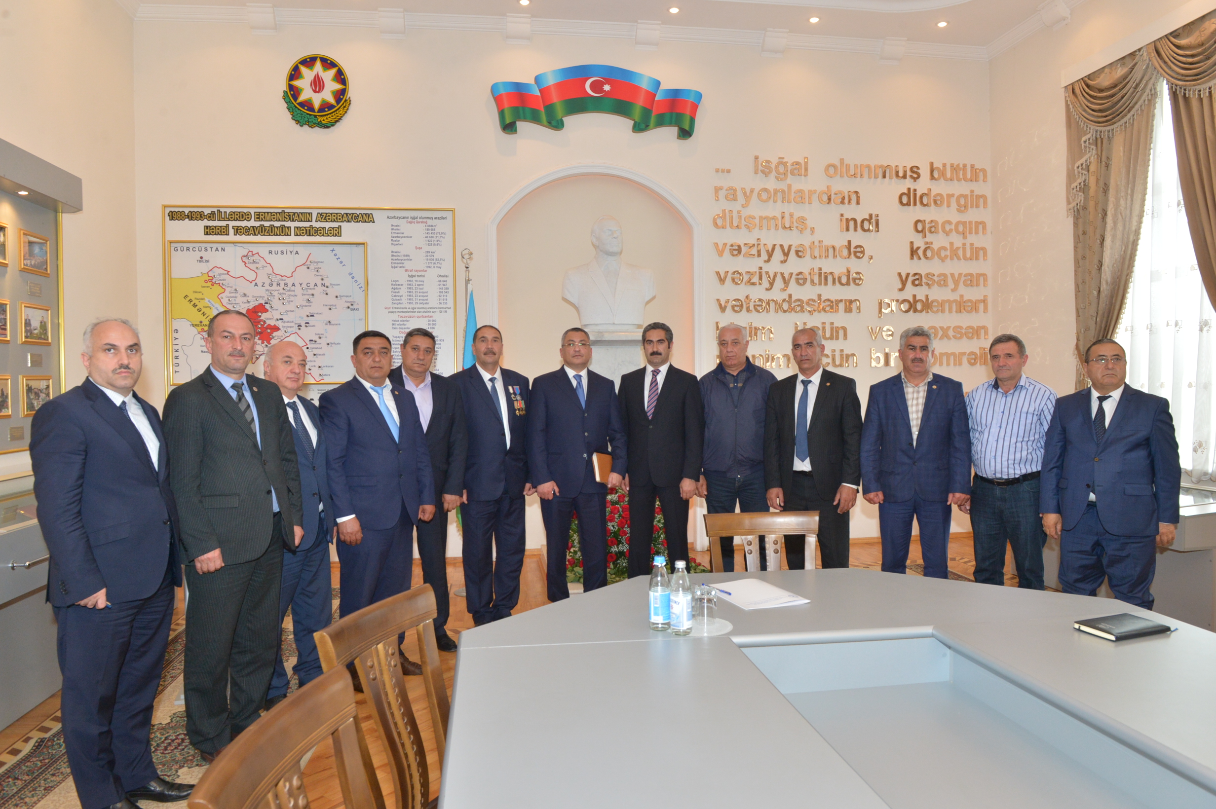 Qaçqınkomun sədri keçmiş döyüşçüləri bir araya gətirdi - FOTO