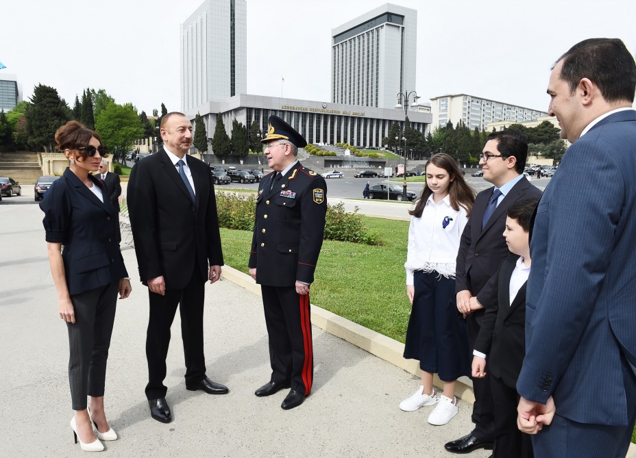 Veteranların söhbəti prezidenti güldürdü -  FOTOLAR