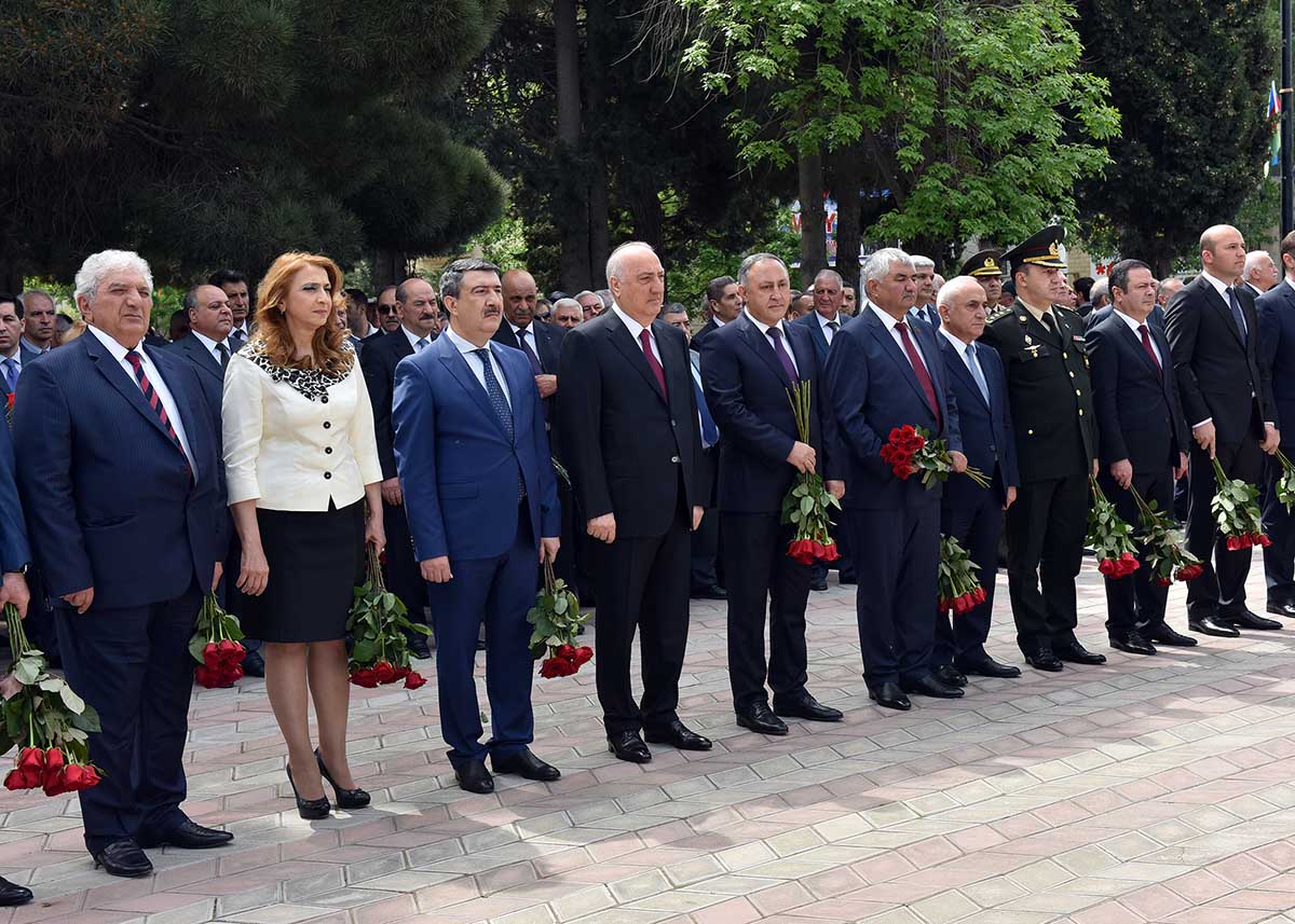 Sumqayıtda möhtəşəm   hərbi parad - FOTOLAR