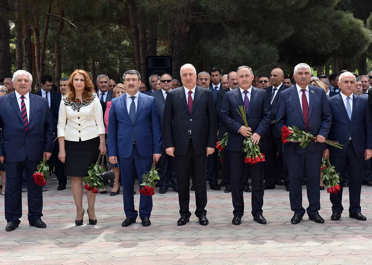 Sumqayıtda möhtəşəm   hərbi parad - FOTOLAR