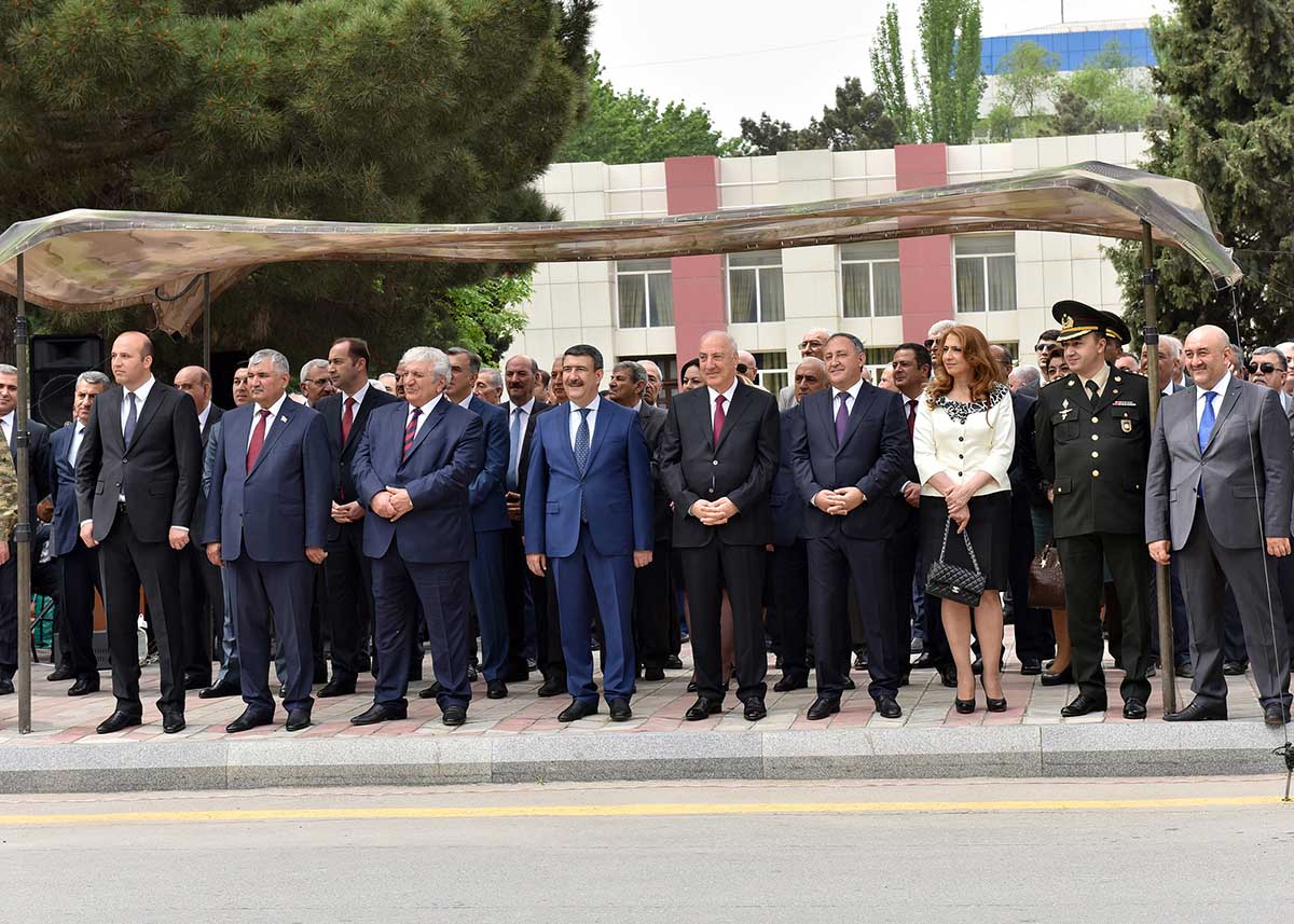Sumqayıtda möhtəşəm   hərbi parad - FOTOLAR