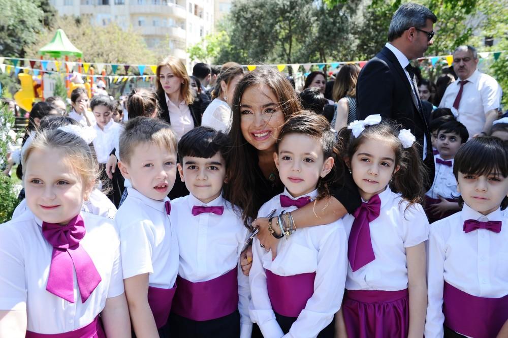 Leyla Əliyeva övladları ilə birgə  ağac əkdi - FOTOLAR