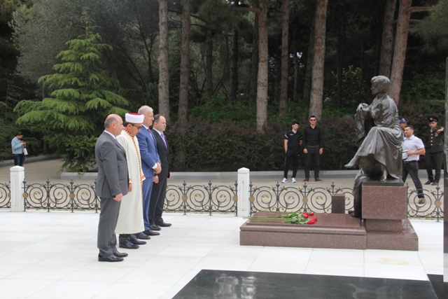 Komitə sədri Viktor Opaskini qəbul etdi   - FOTOLAR