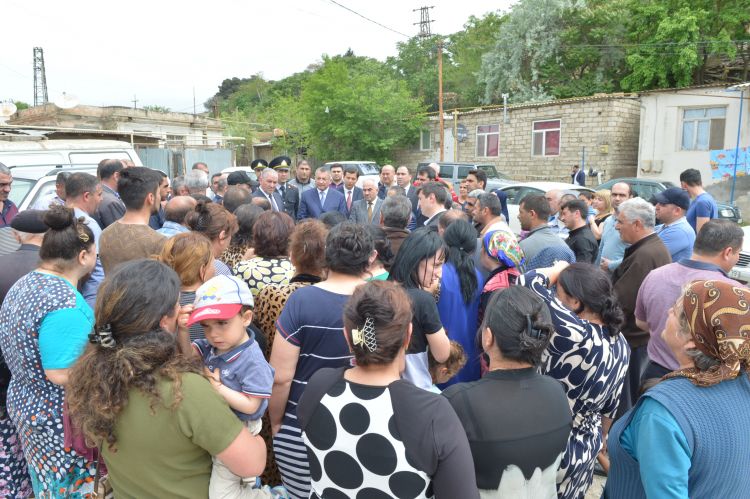 Qaçqınkomun sədri məcburi köçkünlərlə görüşüb - FOTO