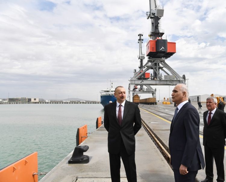 İlham Əliyev  Dəniz Ticarət Limanı Kompleksində - YENİLƏNİB - FOTOLAR
