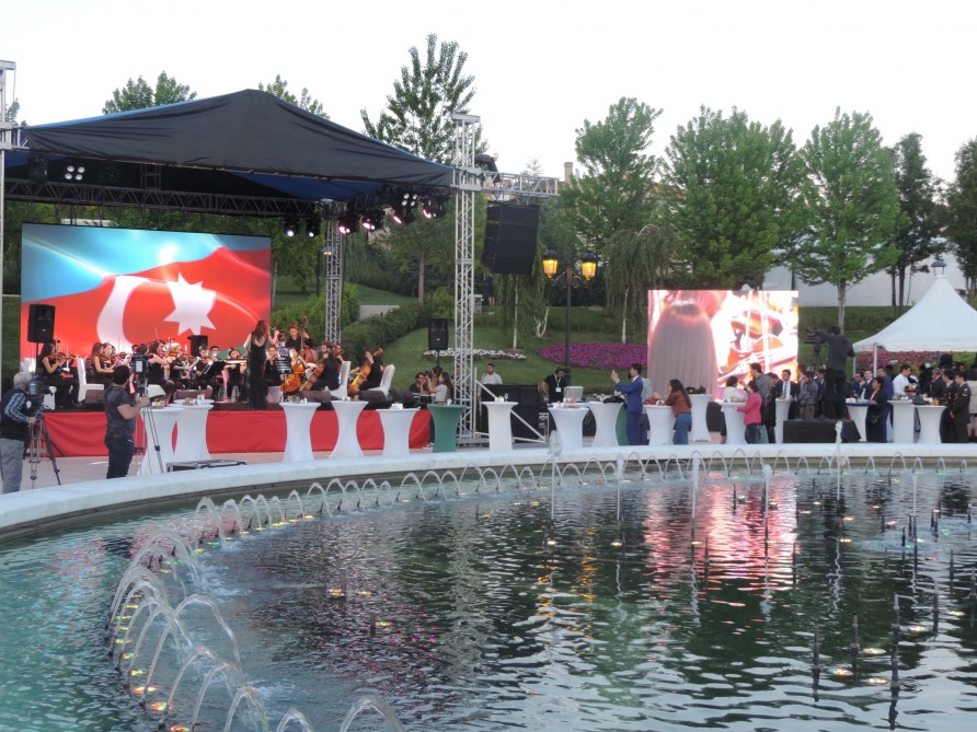 Ankarada Xalq Cümhuriyyətinin və Silahlı Qüvvələrimizin 100 illiyi   qeyd edildi - FOTOLAR