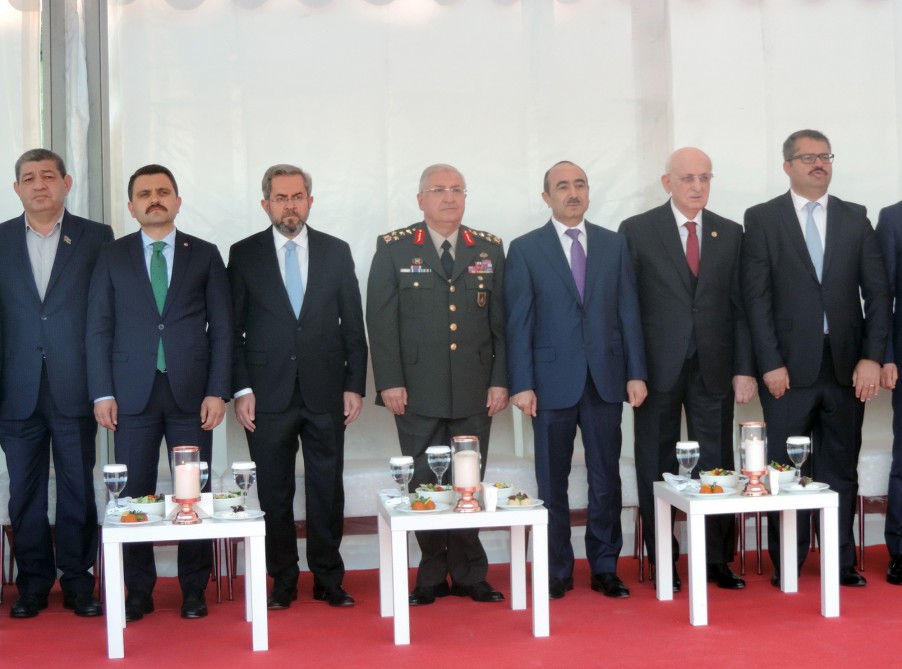 Ankarada Xalq Cümhuriyyətinin və Silahlı Qüvvələrimizin 100 illiyi   qeyd edildi - FOTOLAR