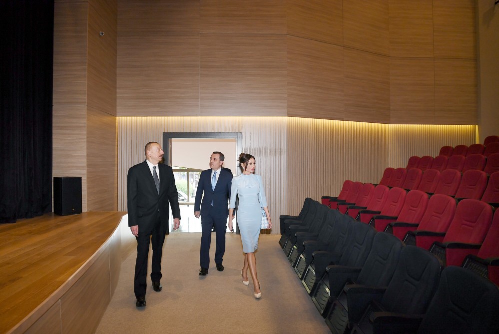 İlham Əliyev və xanımı Təhsil Kompleksin AÇILIŞINDA - FOTOLAR