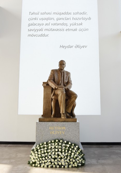 İlham Əliyev və xanımı Təhsil Kompleksin AÇILIŞINDA - FOTOLAR