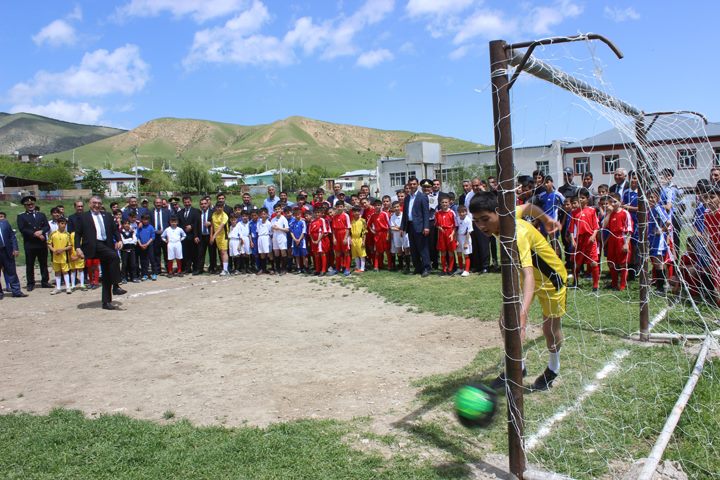  Rövnəq Abdullayev məmurları açılışa göndərdi  â€“ Bu FOTOLARA görə tənqid olundular 
