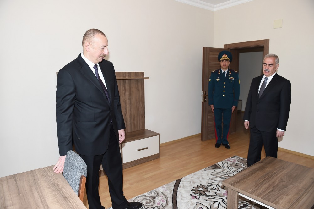 Prezident sərhəd dəstəsində yaradılan şəraitlə tanış oldu - FOTOLAR