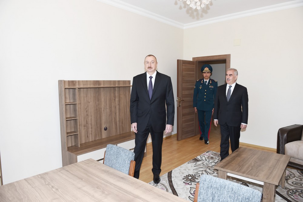 Prezident sərhəd dəstəsində yaradılan şəraitlə tanış oldu - FOTOLAR