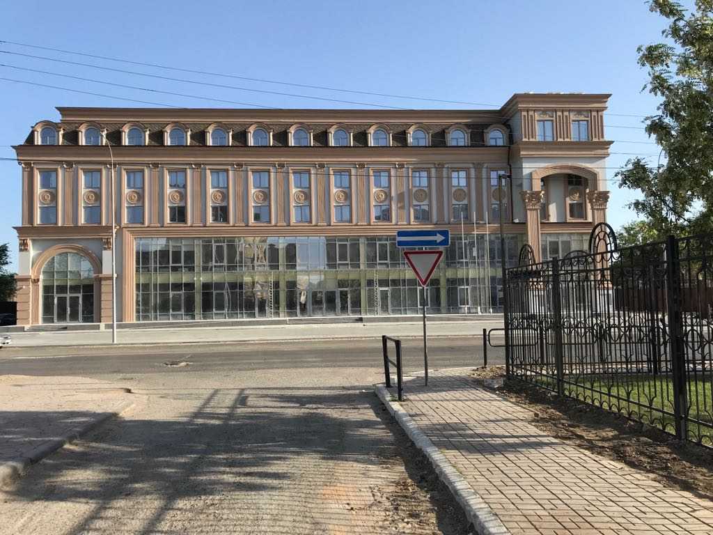 Abdin Fərzəliyev qubernatorla görüşdü - FOTO