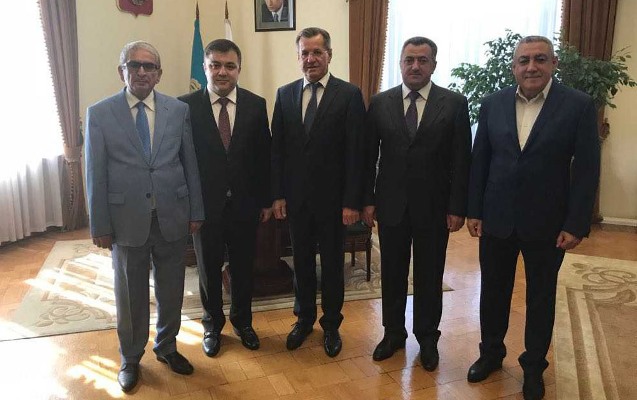 Abdin Fərzəliyev qubernatorla görüşdü - FOTO