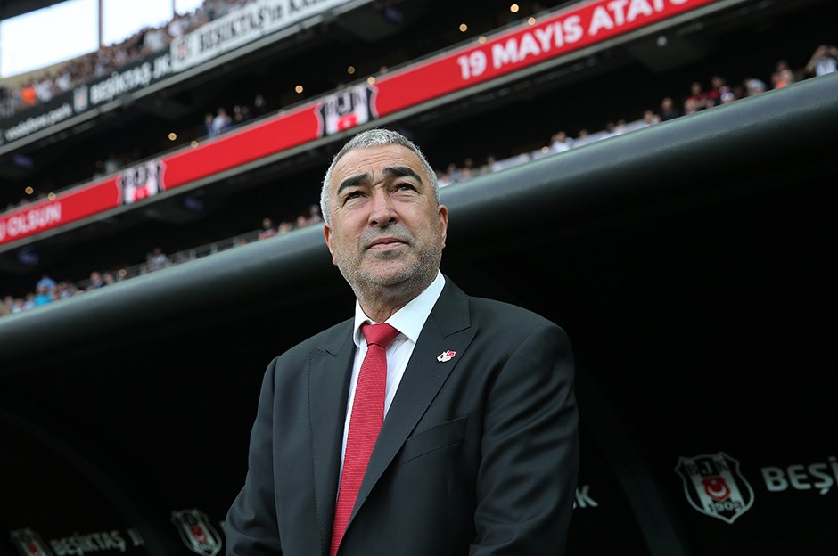 Daha  bir baş məşqçi istefa verdi  