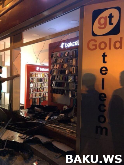 Bakıda dəhşətli qəza:  Dodge mağazaya girdi FOTO (VİDEO)