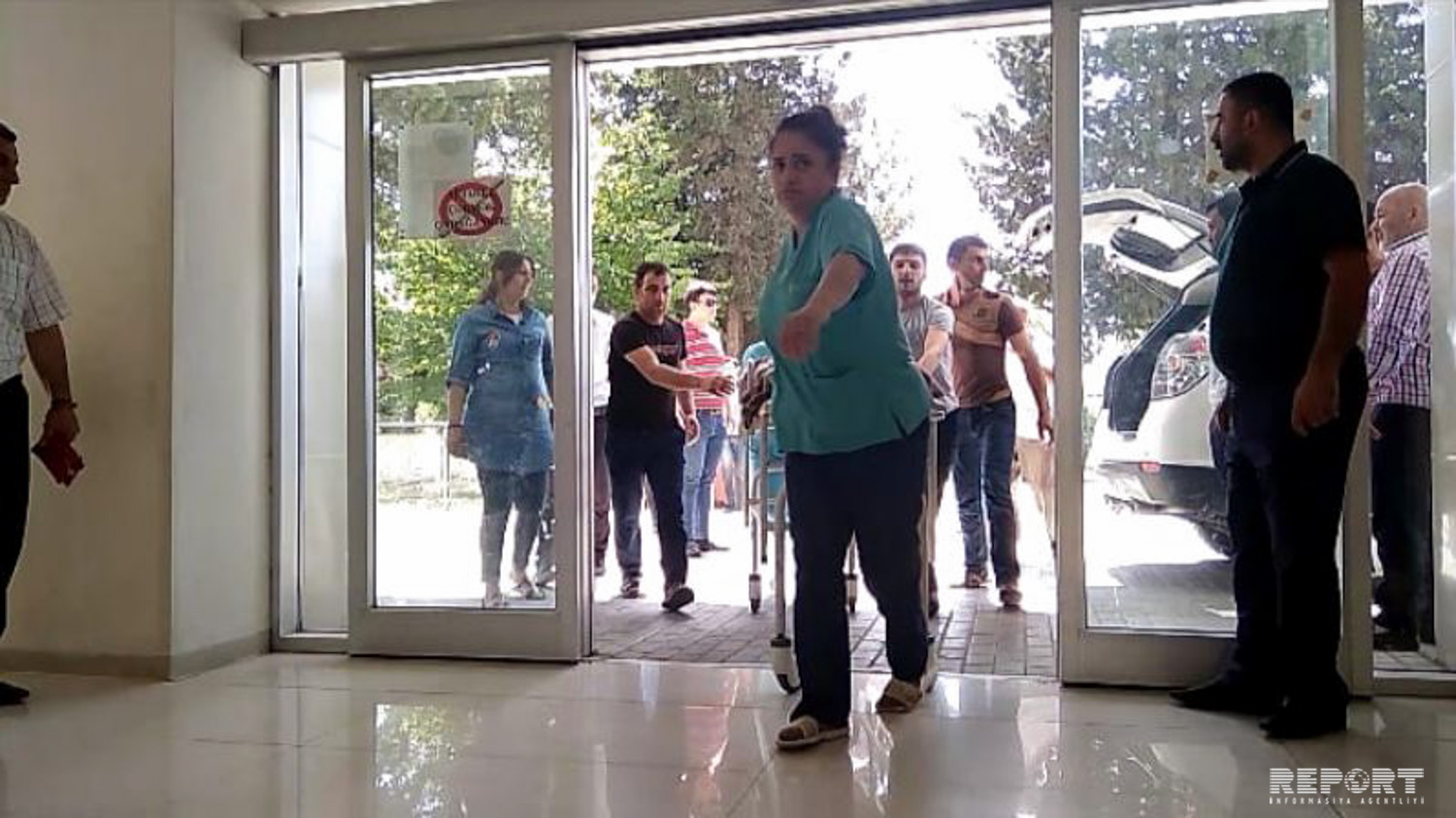  07 KamAZla TOQQUŞDU   - xəsarət alanlar var (FOTOLAR)