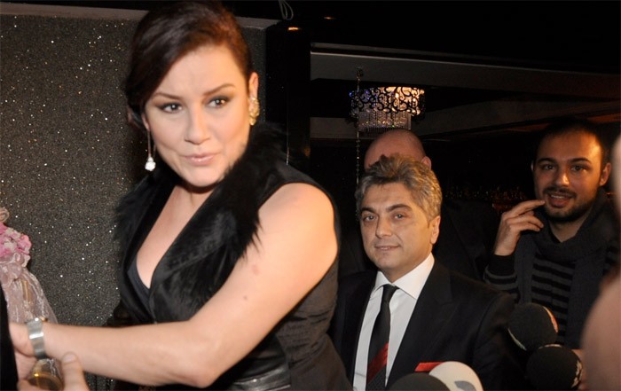 Başqası ilə də eşq yaşayırdı  â€“ Məşhur müğənninin keçmiş nişanlısndan ŞOK ETİRAF 